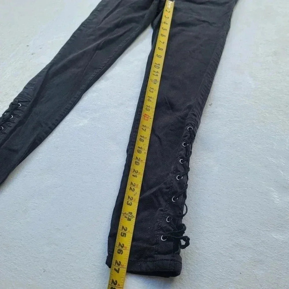 Almost Famous Jeans Womens 9 Black Denim Tapered Jeggings Lace Up Stretch Skinny - Picture 6 of 9